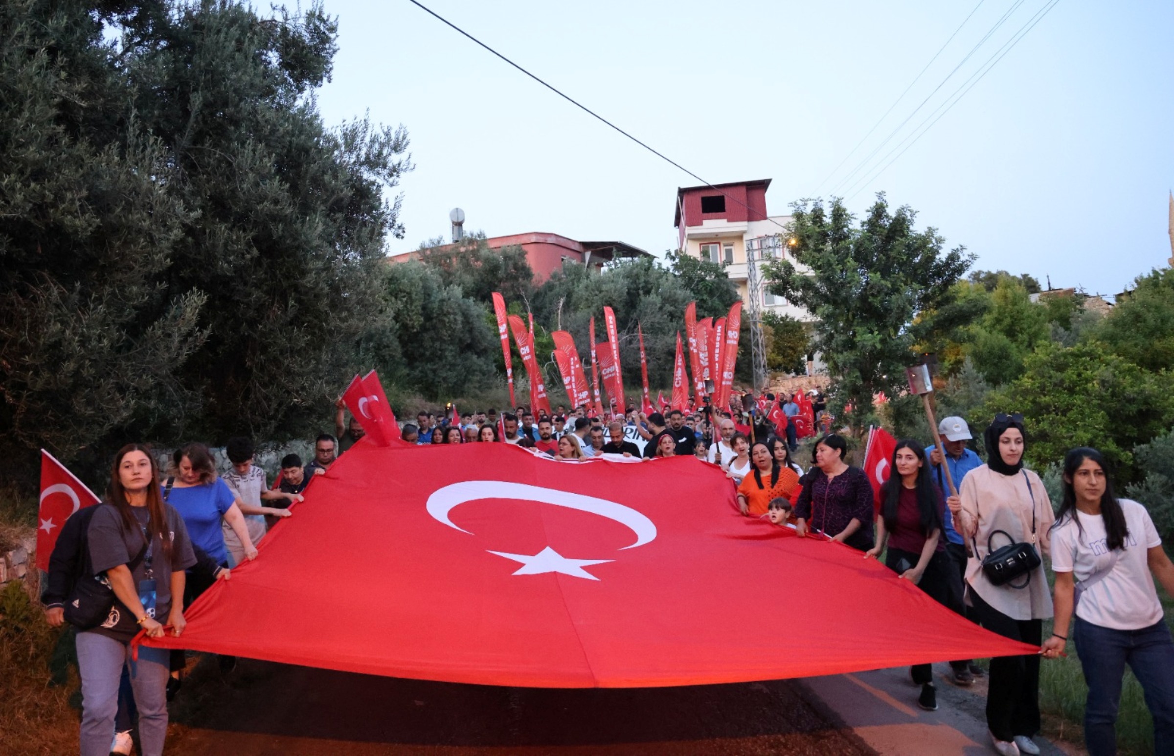 TOROSLAR’IN DEV TÜRK BAYRAĞI YENİLENDİ - 3