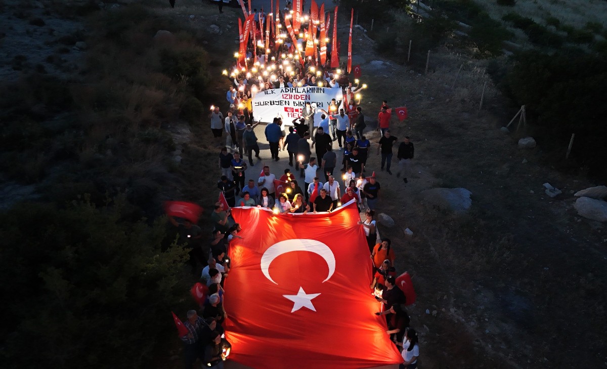 TOROSLAR’IN DEV TÜRK BAYRAĞI YENİLENDİ - 6