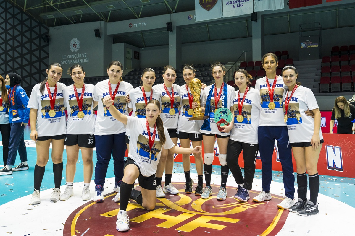 KADIN HENTBOL TAKIMIMIZ, NAMAĞLUP 1. LİG'E YÜKSELDİ