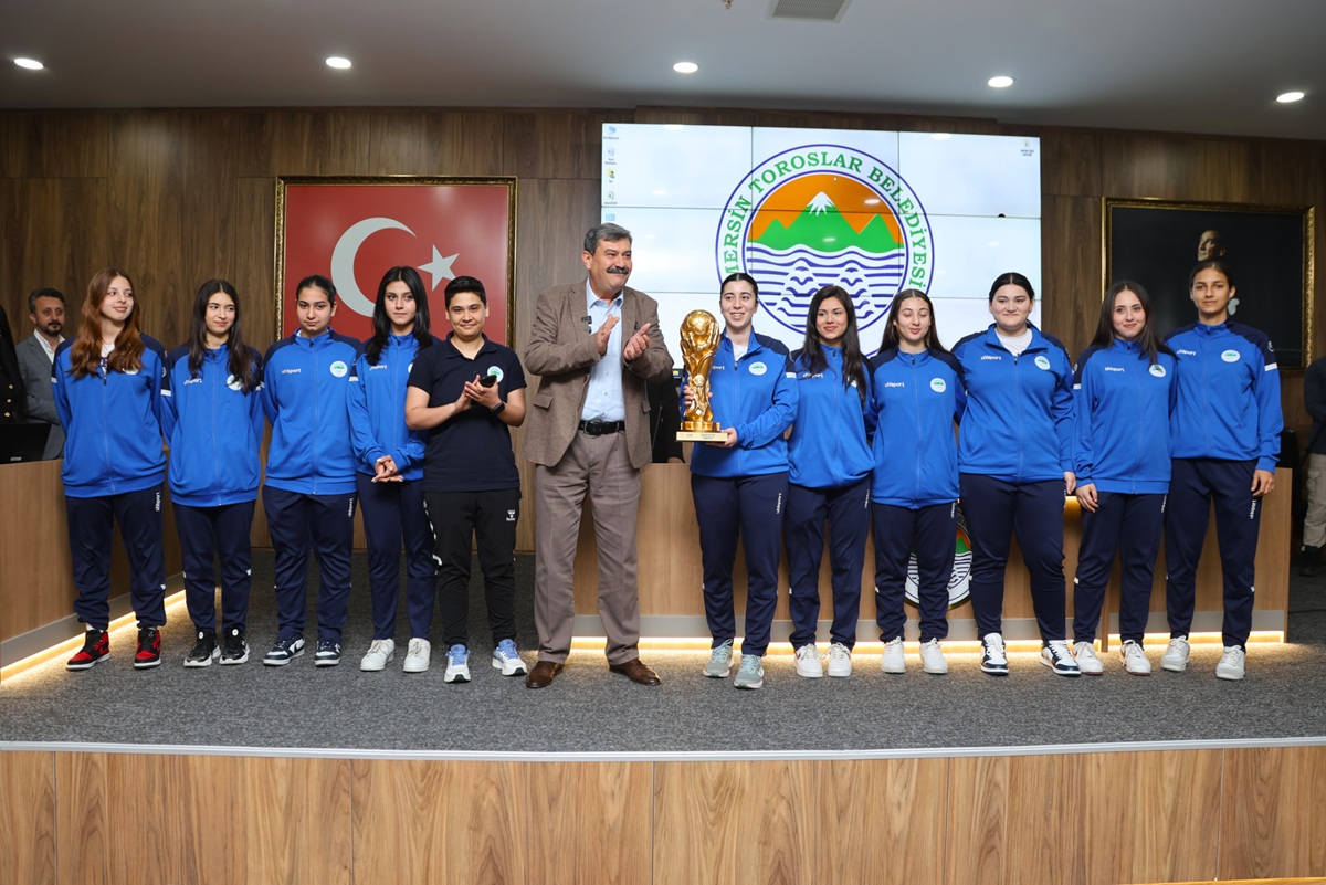 KADIN HENTBOL TAKIMIMIZ, NAMAĞLUP 1. LİG'E YÜKSELDİ - 19