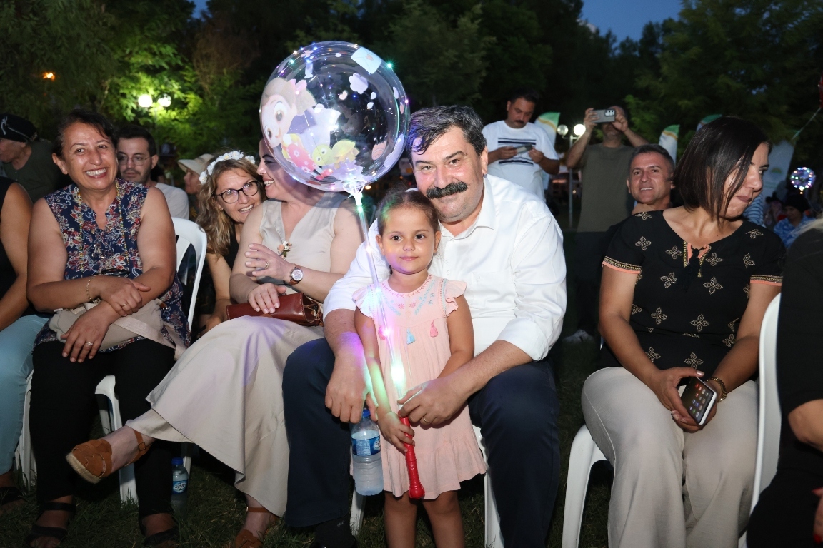 TOROSLAR BELEDİYESİNİN DÜNYA BARIŞ GÜNÜ ETKİNLİĞİ FARKLI RENKLERİ BULUŞTURDU
