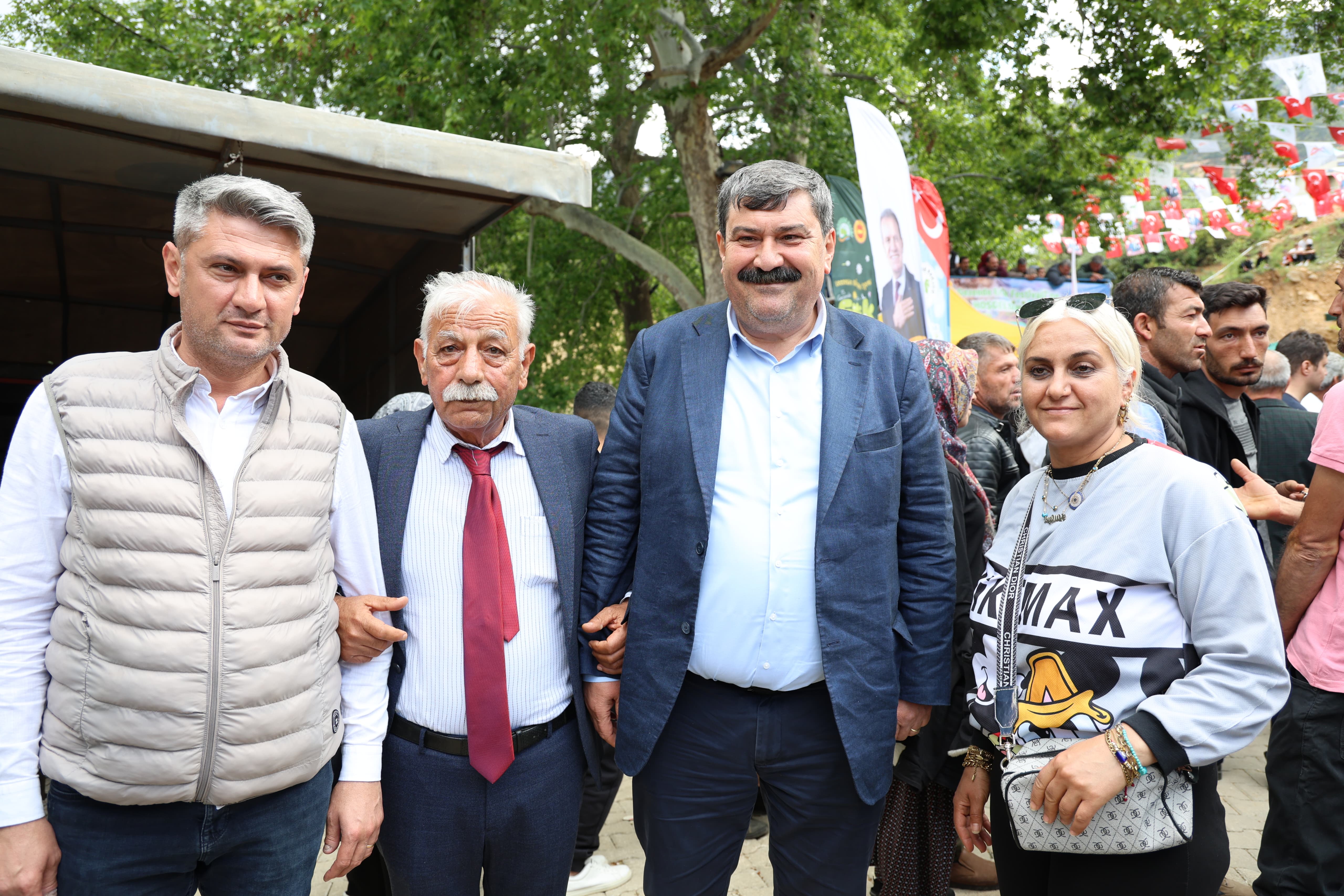 TOROSLAR BELEDİYE BAŞKANI ABDURRAHMAN YILDIZ GÜLNARLI ÜRETİCİLERİ YALNIZ BIRAKMADI