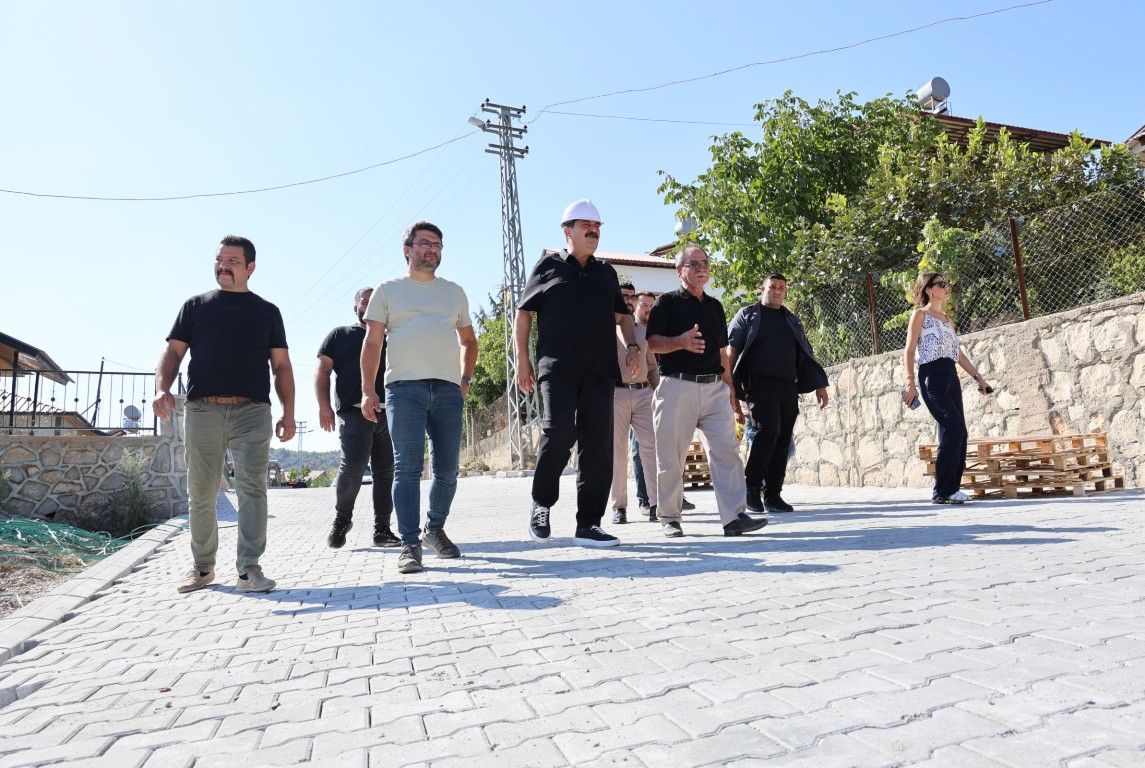 BAŞKAN YILDIZ, GÖZNE’DE KİLİT PARKE YOL ÇALIŞMALARINI İNCELEDİ
