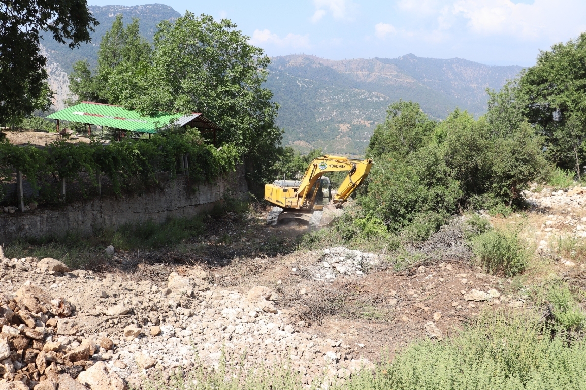 TOROSLAR’DA YAYLA YOLLARI ARTIK DAHA KONFORLU VE GÜVENLİ