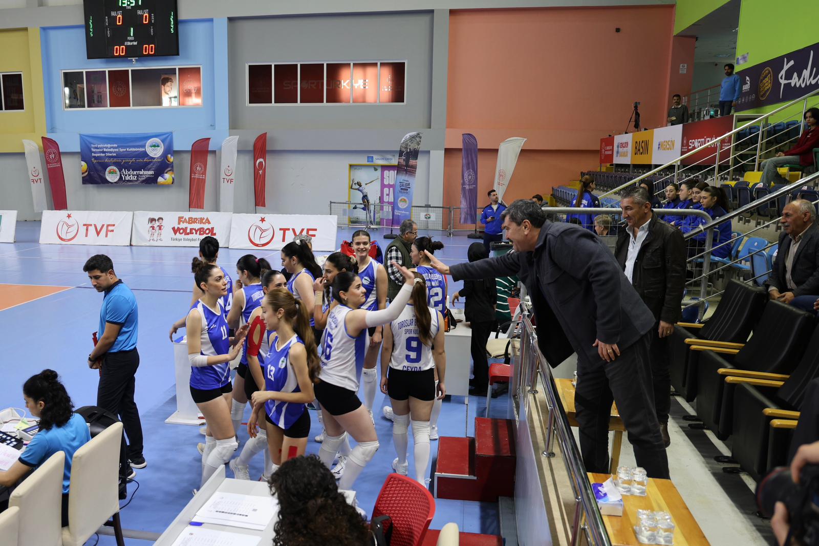 TOROSLAR’IN MELEKLERİ YENİLMEZLİK SERİSİNİ SÜRDÜRÜYOR