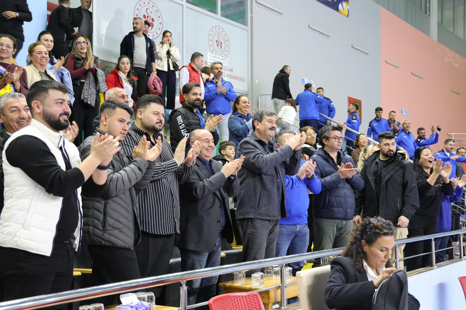 TOROSLAR’IN MELEKLERİ YENİLMEZLİK SERİSİNİ SÜRDÜRÜYOR