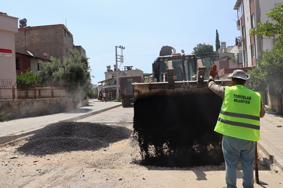 TOROSLAR’DA ASFALT ÇALIŞMALARI ARALIKSIZ SÜRÜYOR - Görsel 4