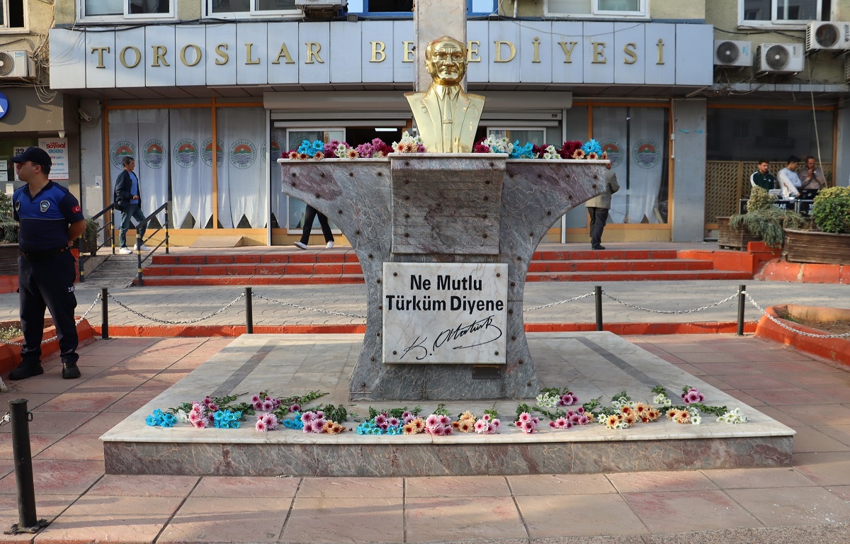 TOROSLAR, ATATÜRK’Ü SAYGI VE ÖZLEMLE ANDI