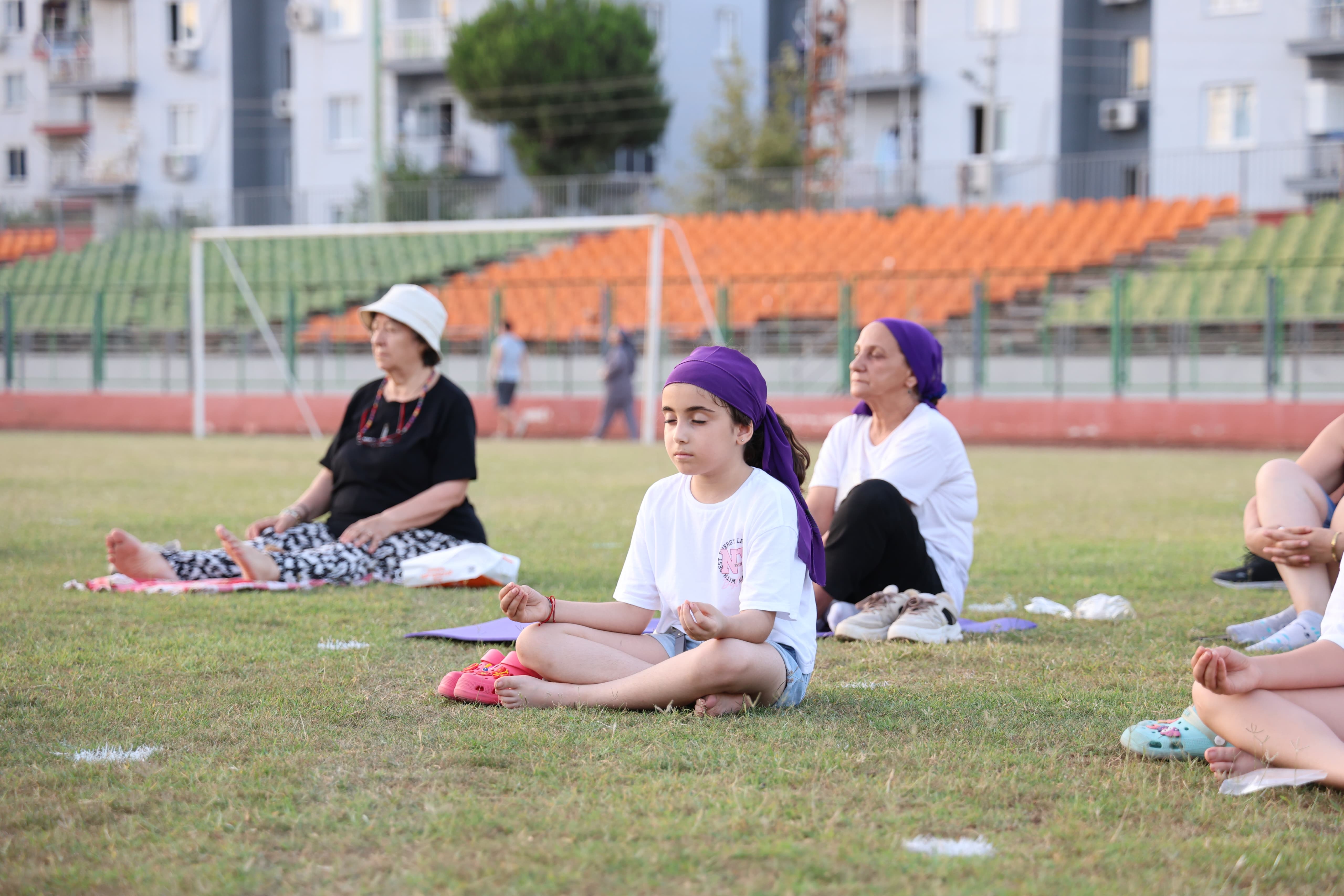 Toroslar’da 300 Kadın Yoga Yaptı