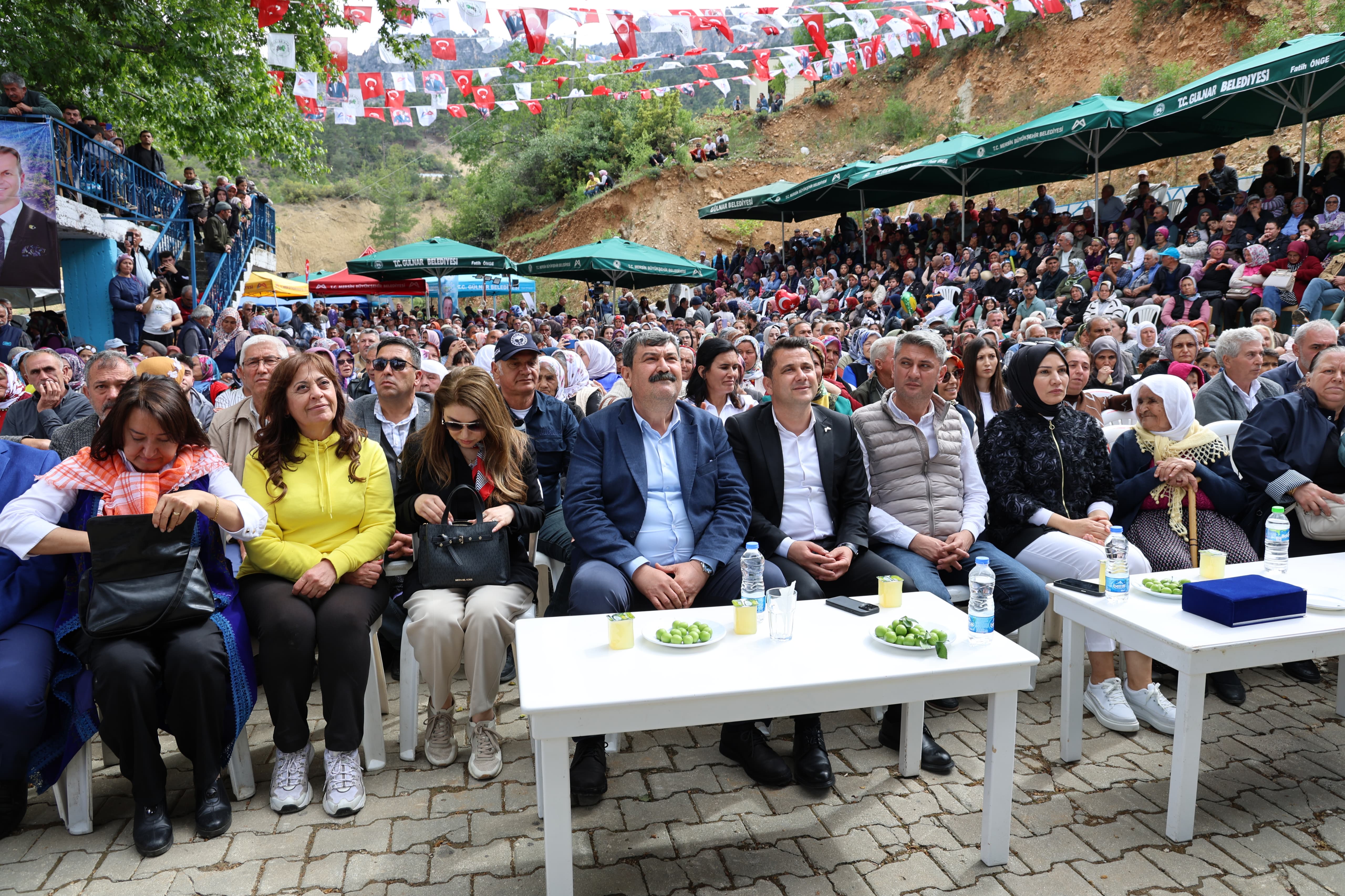 TOROSLAR BELEDİYE BAŞKANI ABDURRAHMAN YILDIZ GÜLNARLI ÜRETİCİLERİ YALNIZ BIRAKMADI