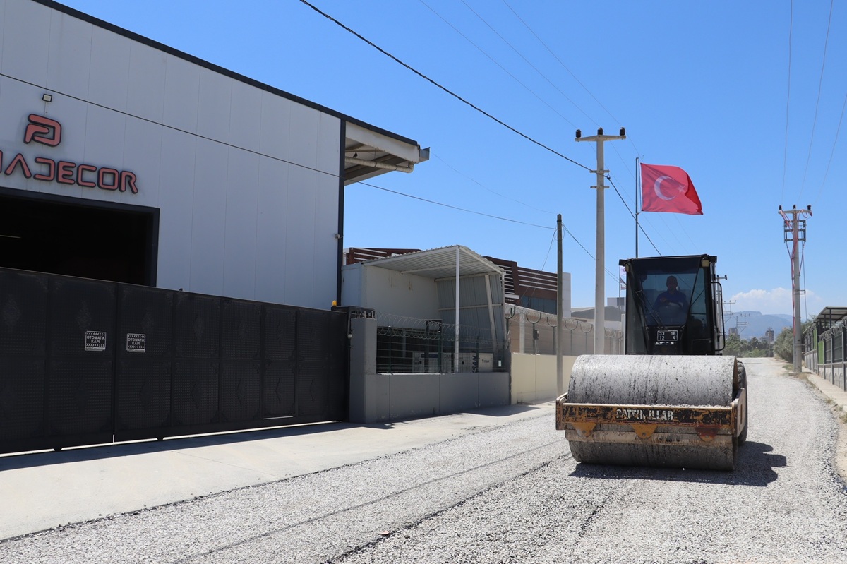TOROSLAR’DA ASFALT ÇALIŞMALARI ARALIKSIZ SÜRÜYOR - Görsel 8