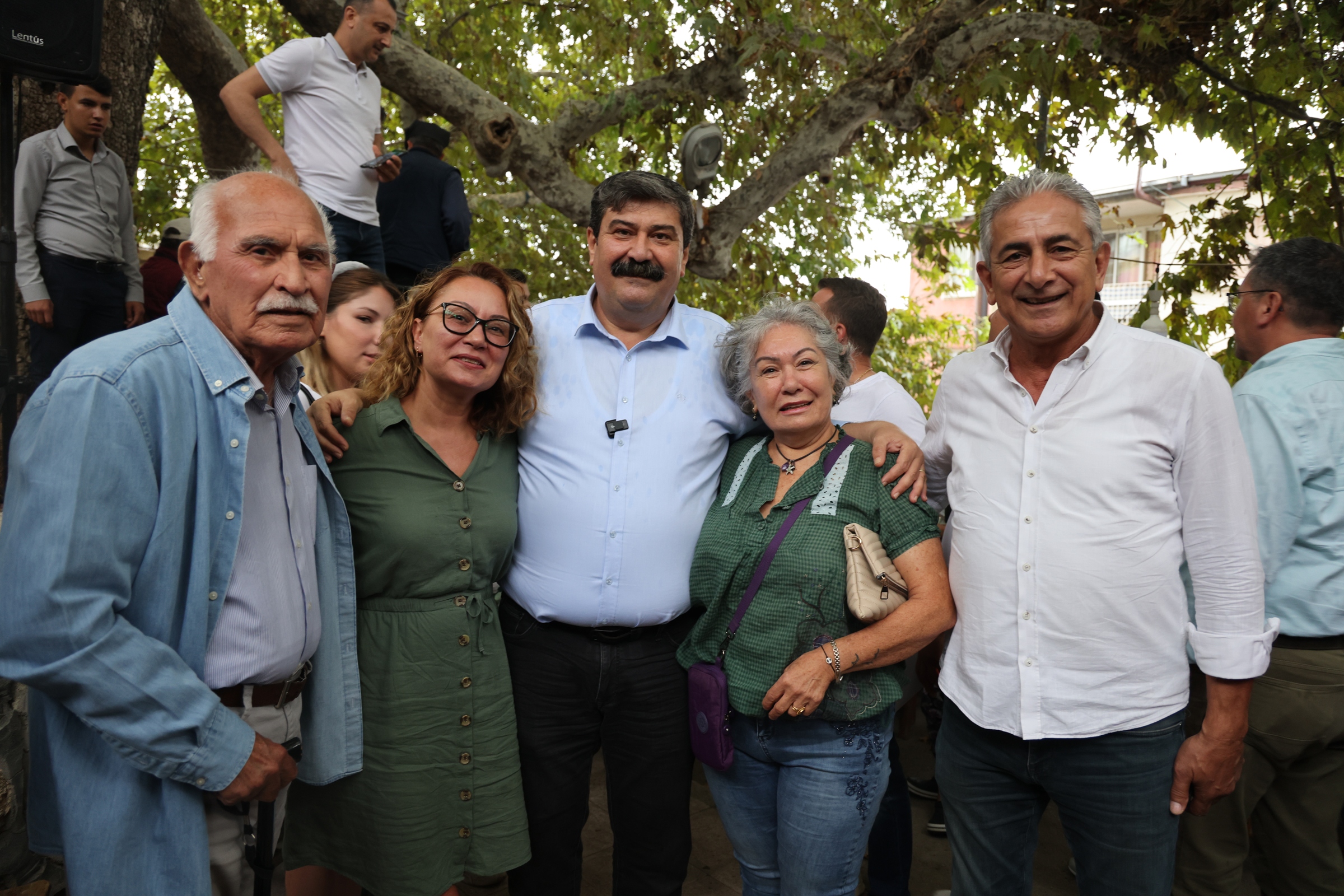Belediye Başkanı Abdurrahman Yıldız, kırsal mahallelerde vatandaşlarla buluştu