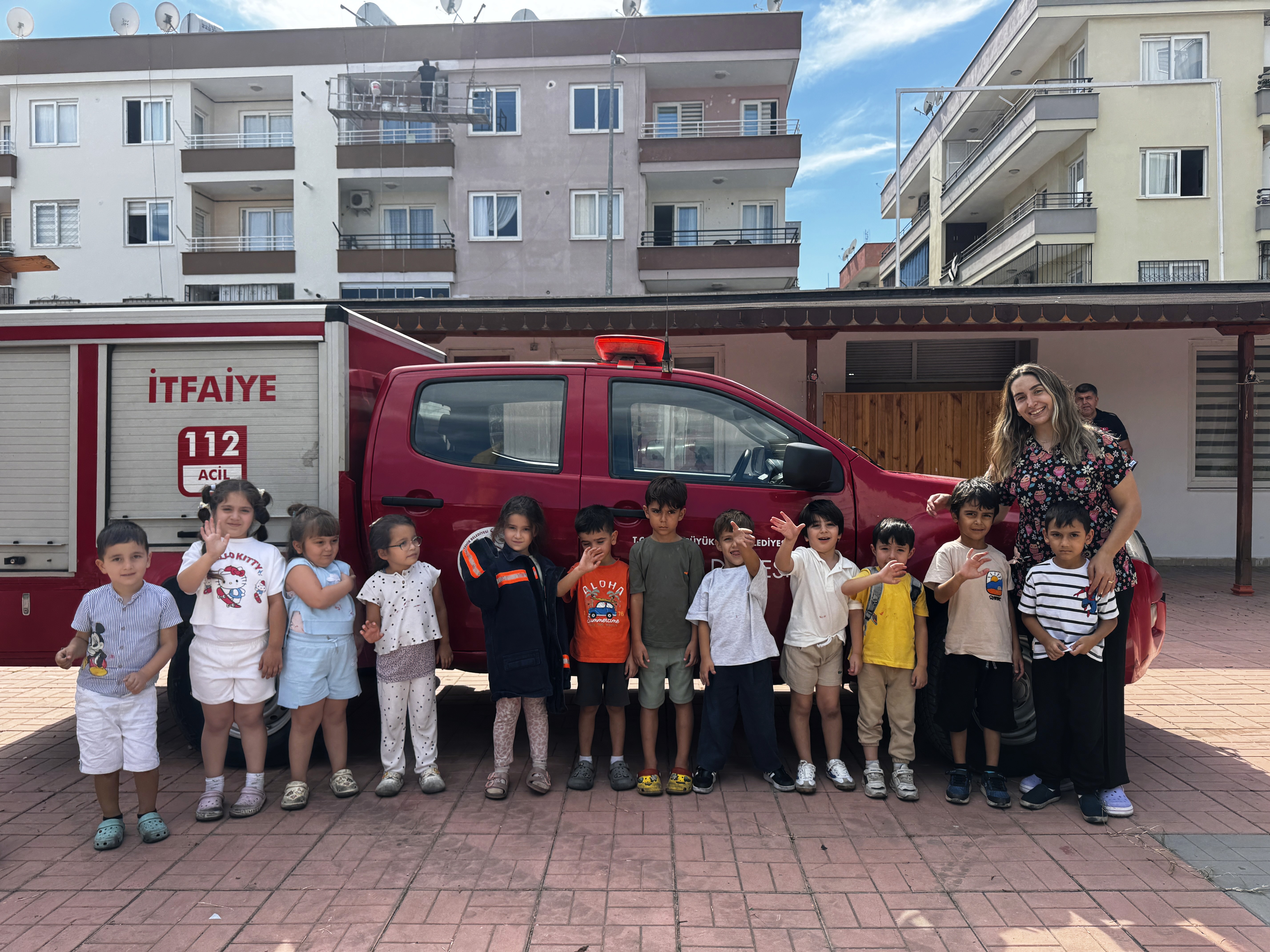 MİNİKLER, AFETLERE KARŞI HAZIRLIKLI OLMAYI ÖĞRENDİ