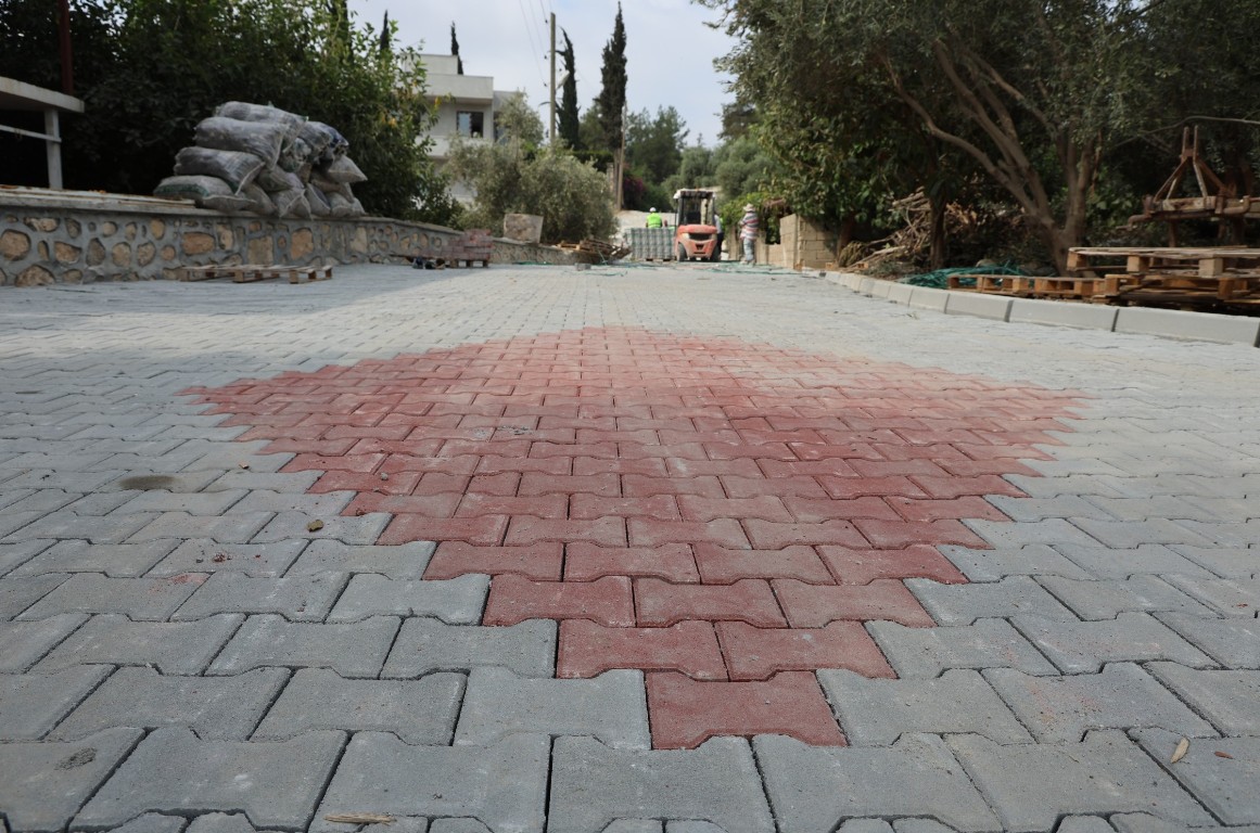 TOROSLAR’DA YOL ATAĞI SÜRÜYOR