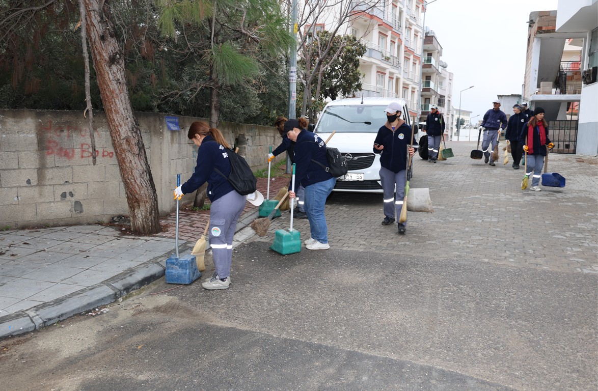 MAHALLEDE TEMİZLİK VAR KAMPANYASI YALINAYAK’TA DEVAM ETTİ
