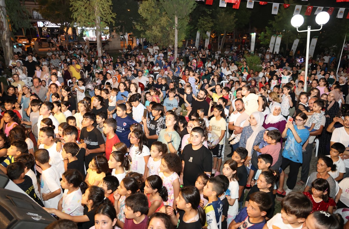 TOROSLAR BELEDİYESİNİN DÜNYA BARIŞ GÜNÜ ETKİNLİĞİ FARKLI RENKLERİ BULUŞTURDU