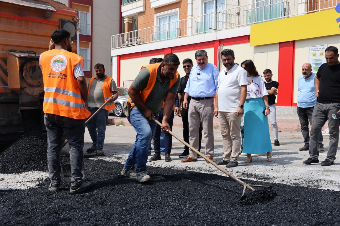 BAŞKAN YILDIZ, YALINAYAK’TA ASFALT BAKIM ÇALIŞMALARINI TAKİP ETTİ