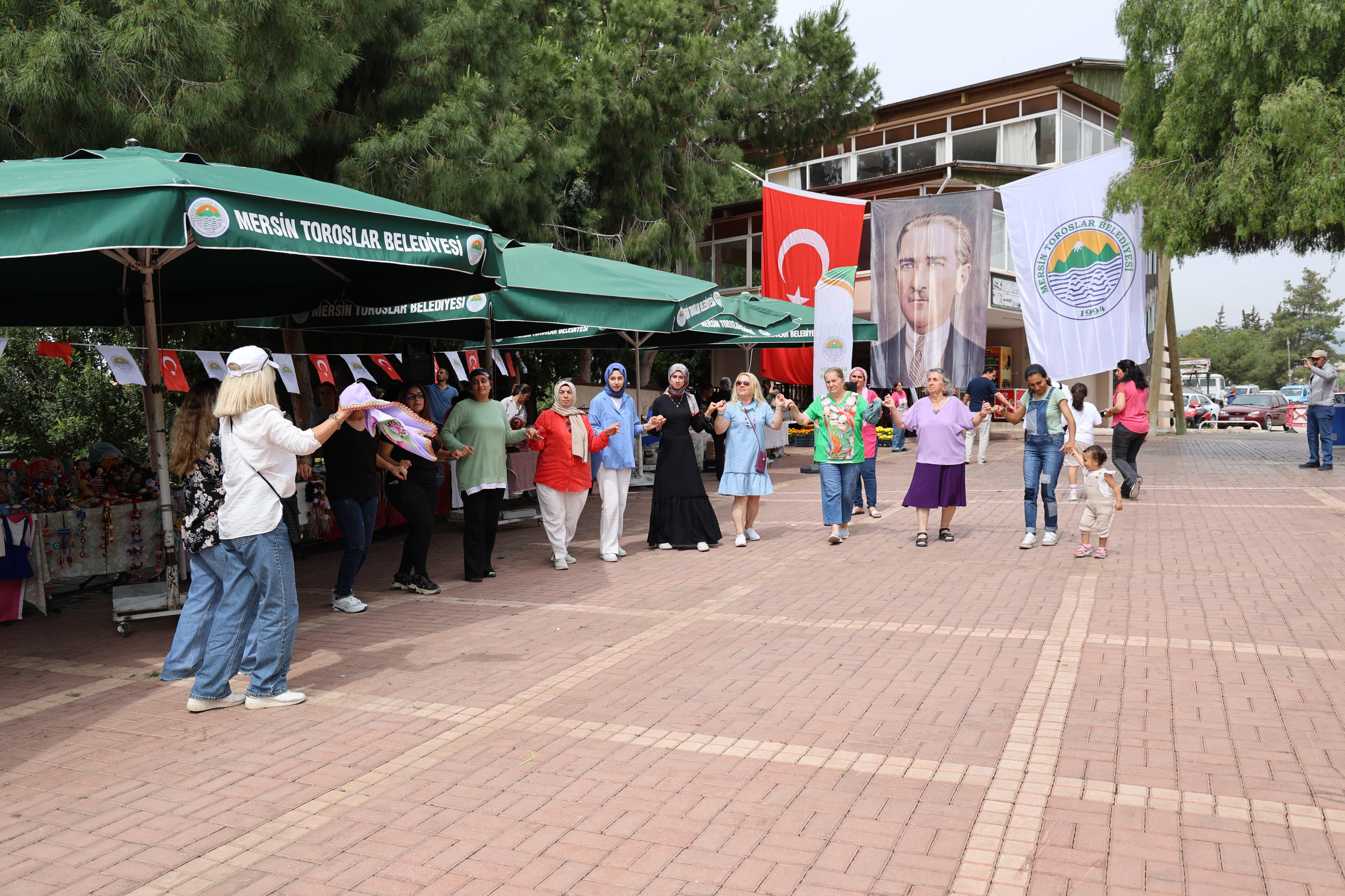 ANNELER GÜNÜ TOROSLAR’DA COŞKUYLA KUTLANDI