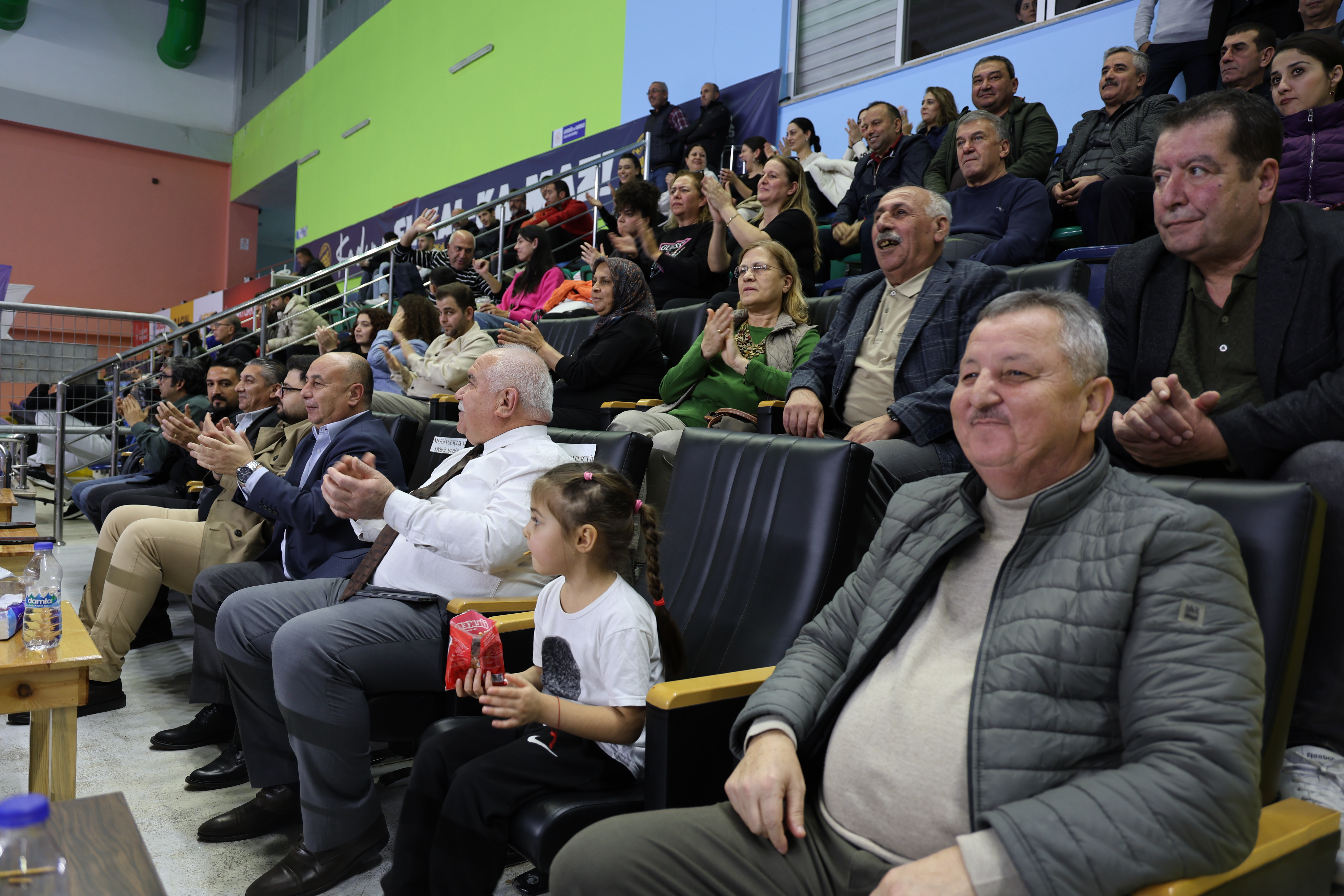 TOROSLAR BELEDİYESİNİN KADIN VOLEYBOL TAKIMI YİNE GALİP GELDİ