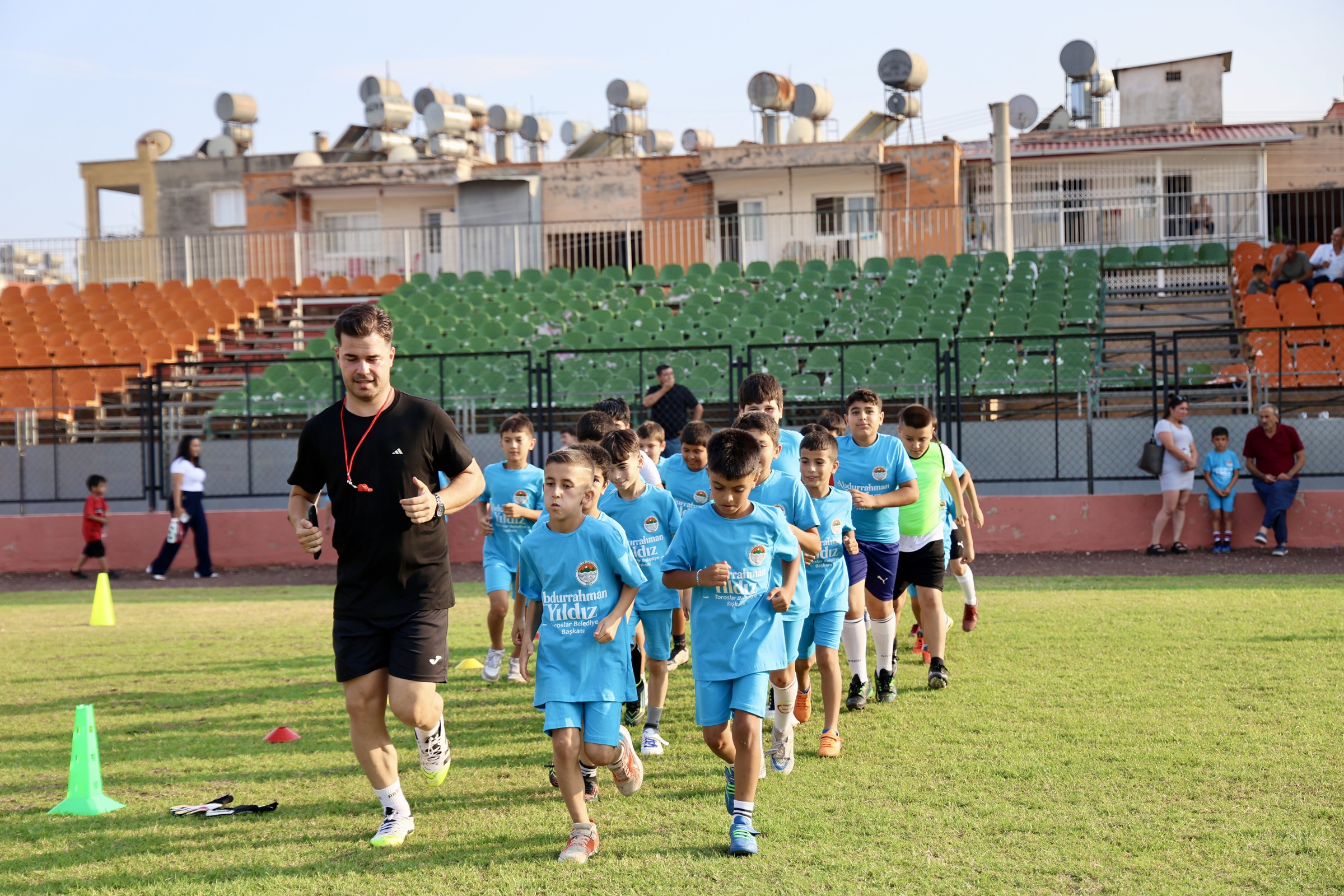 TOROSLAR’DA FUTBOL OKULU KAPILARINI AÇTI - Görsel 2