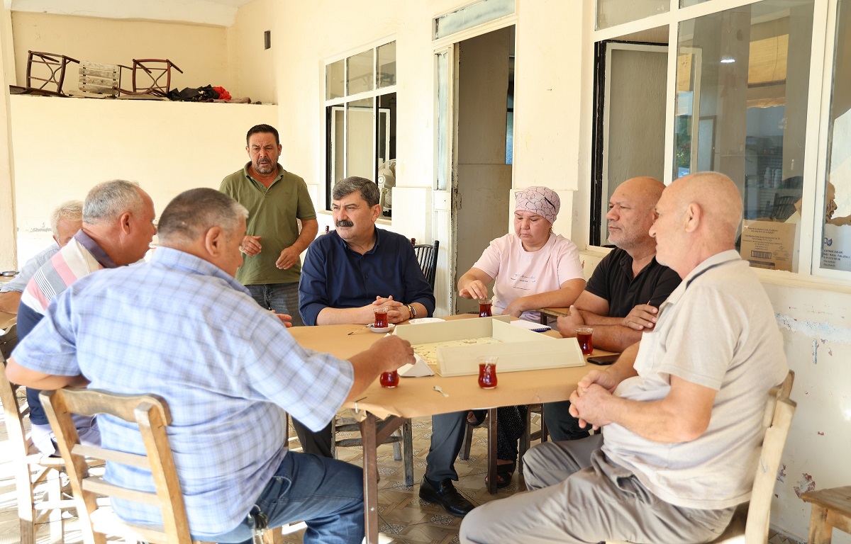 TARLADA SOĞAN EKEN KADIN ÇİFTÇİLERE BAŞKAN YILDIZ’DAN SÜRPRİZ ZİYARET