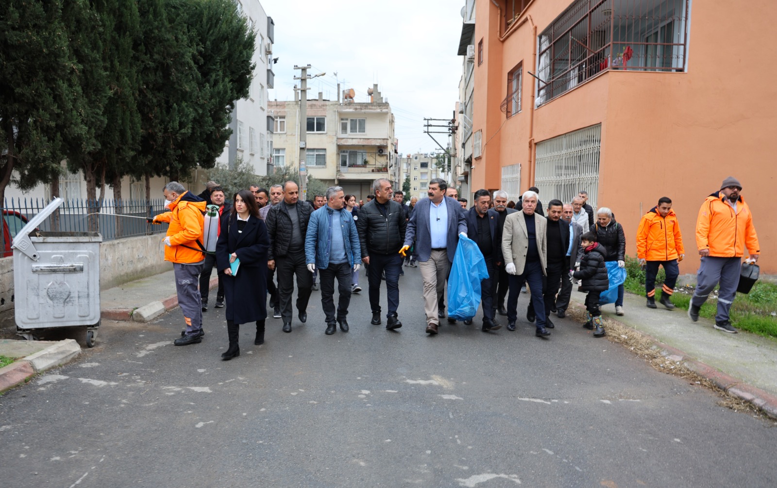 TOROSLAR’DA TEMİZLİK SEFERBERLİĞİ DEVAM EDİYOR