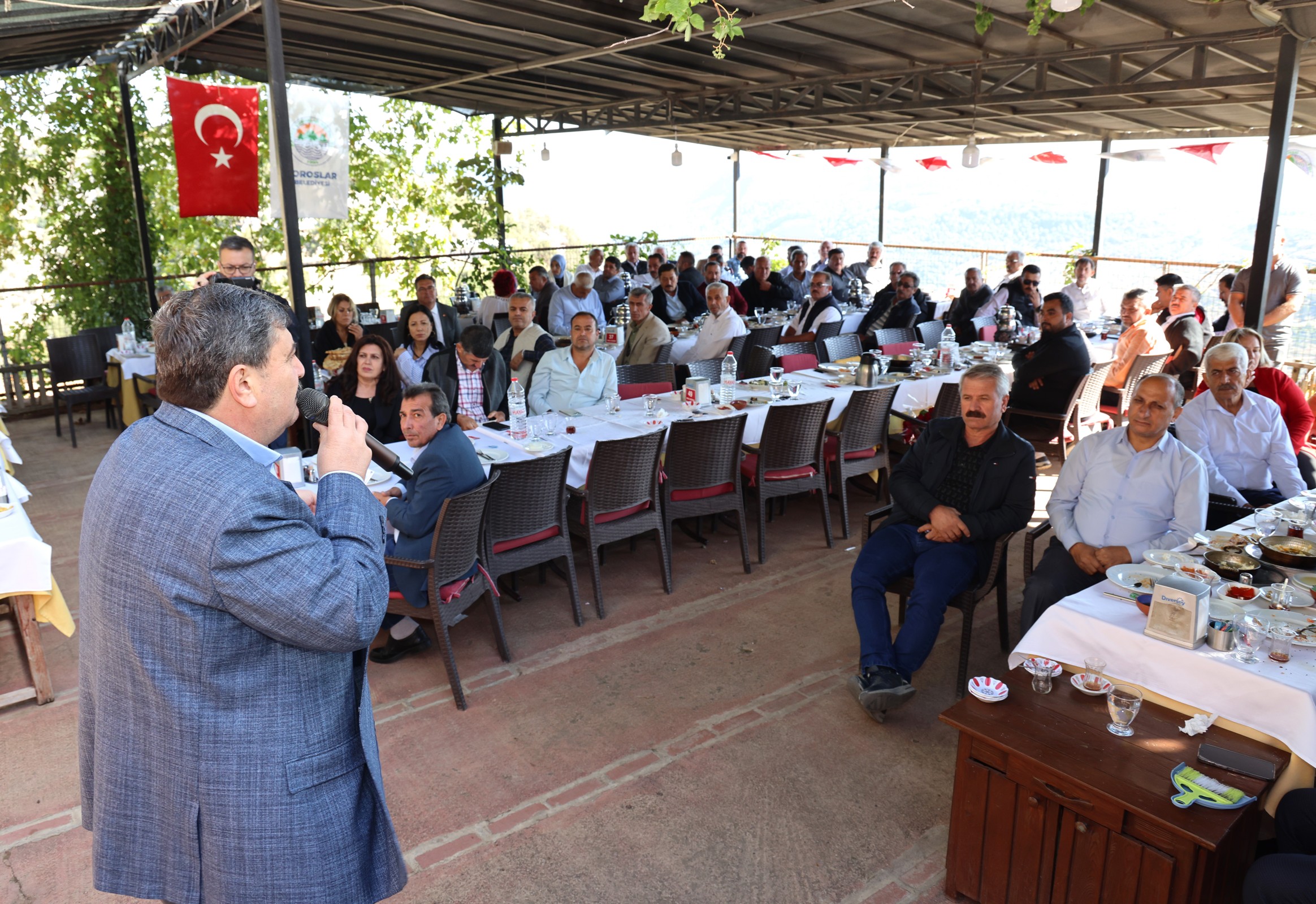 TOROSLAR BELEDİYE BAŞKANI YILDIZ, MUHTARLARLA BİR ARAYA GELDİ