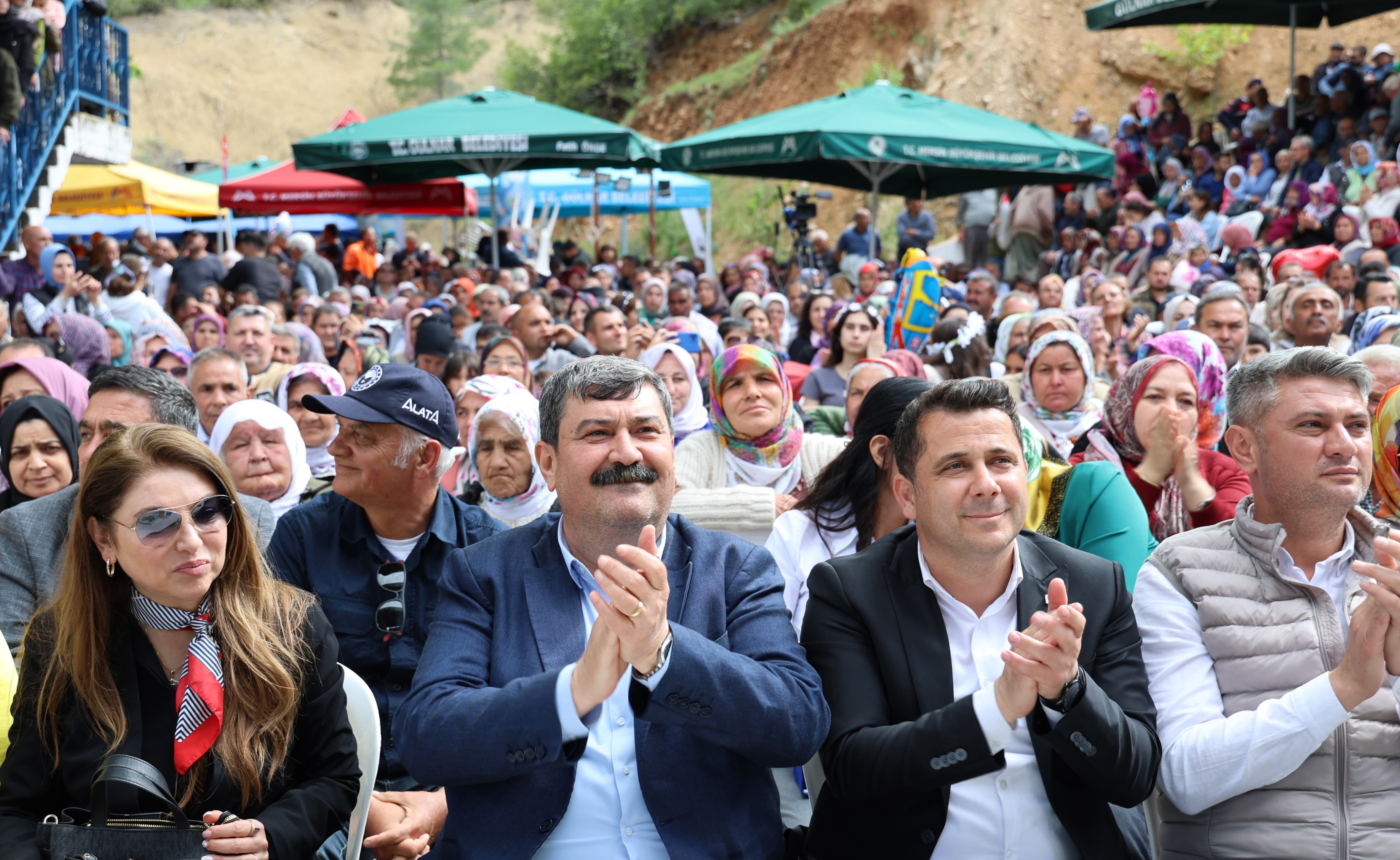 TOROSLAR BELEDİYE BAŞKANI ABDURRAHMAN YILDIZ GÜLNARLI ÜRETİCİLERİ YALNIZ BIRAKMADI