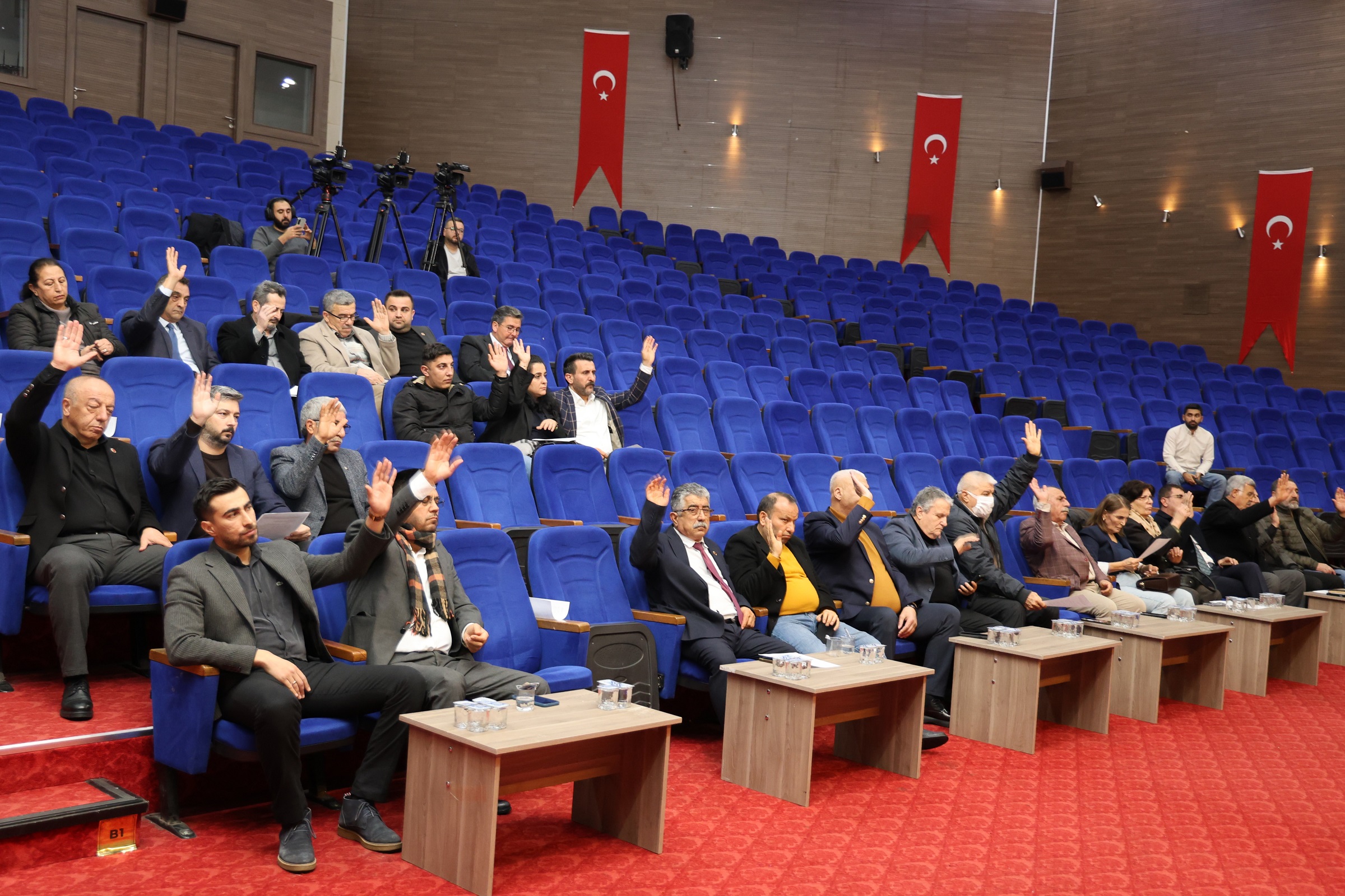 BAŞKAN YILDIZ, “BU KENTİN GELECEĞİ İÇİN DOĞRU OLANI YAPMAYA DEVAM EDECEĞİZ”