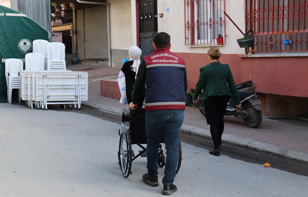 TOROSLAR BELEDİYESİ ÖZEL GEREKSİNİMLİ BİREYLERİN HER ZAMAN YANINDA