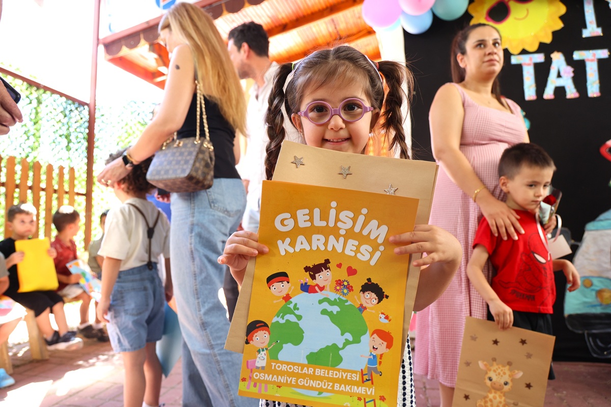 TOROSLAR’IN GÜNDÜZ BAKIMEVLERİNDE KARNE HEYECANI YAŞANDI