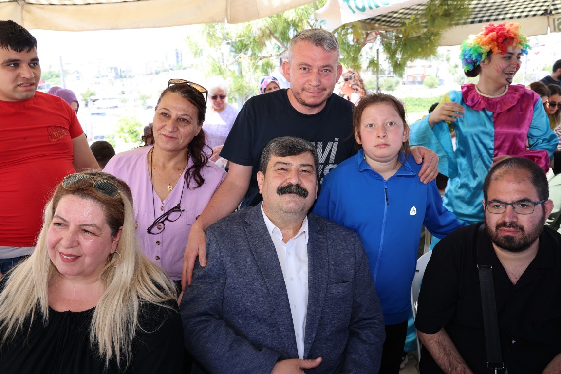 BAŞKAN YILDIZ, ENGELLİLER HAFTASI’NDA ÖZEL BİREYLERLE PİKNİK YAPTI