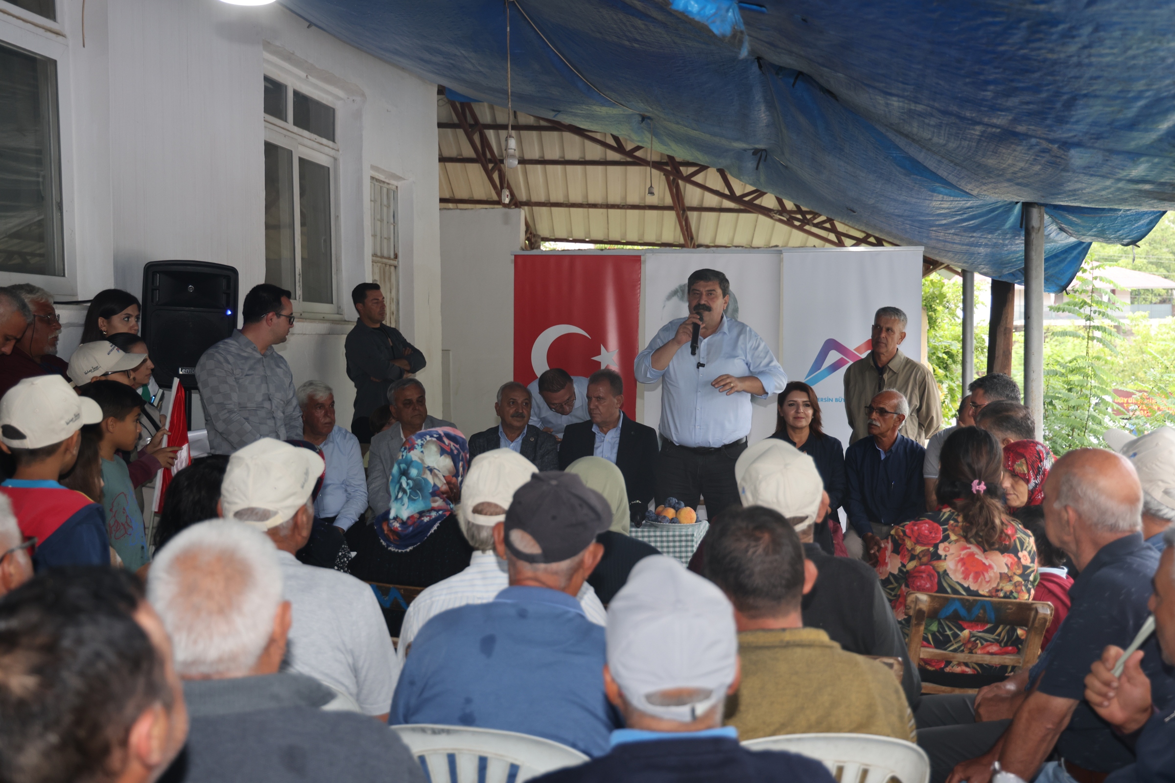 Belediye Başkanı Abdurrahman Yıldız, kırsal mahallelerde vatandaşlarla buluştu