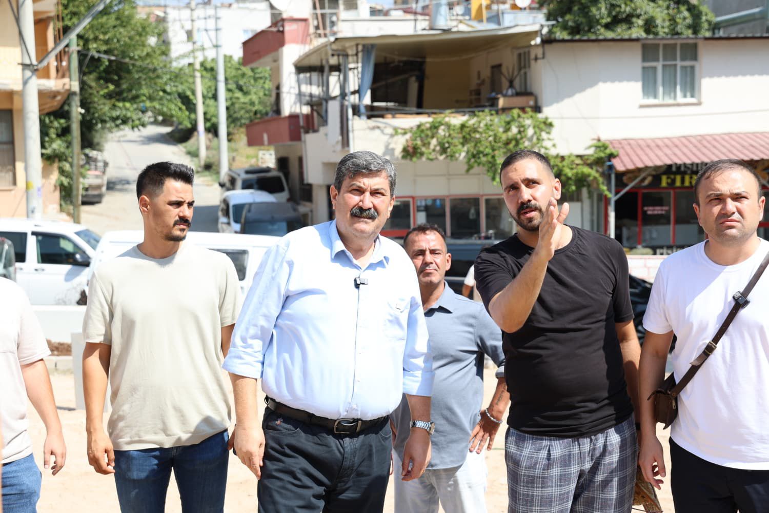 TOROSLAR BELEDİYESİNDEN ÇUKUROVA MAHALLESİ’NE ESTETİK DOKUNUŞ