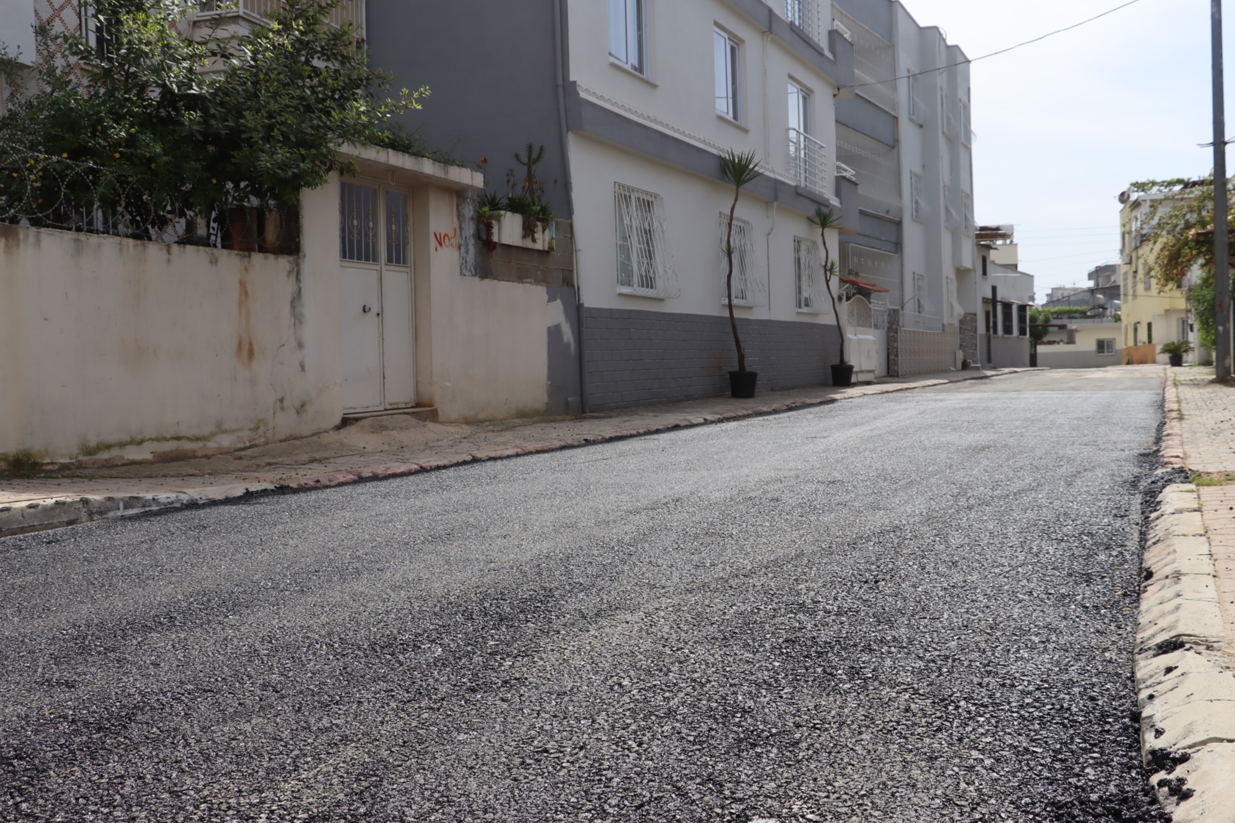 TOROSLAR’DA YOLLAR YENİLENİYOR