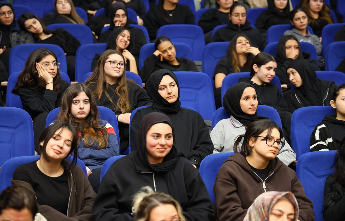 TOROSLAR’DA ÖĞRENCİLERE SİBER SUÇLAR VE DİJİTAL TEHLİKELER ANLATILDI