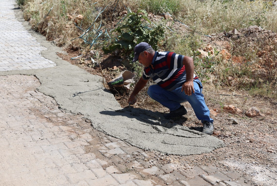 TOROSLAR’DA YAYLA YOLLARI BAKIMDAN GEÇİYOR