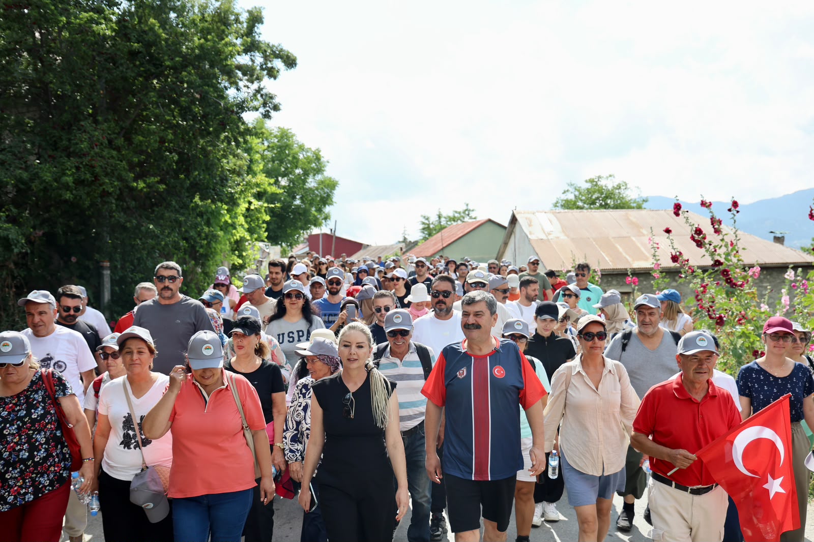 HER AY FARKLI BİR ROTA! TOROSLAR BELEDİYESİNİN DOĞA YÜRÜYÜŞLERİ YOĞUN İLGİYLE DEVAM EDİYOR - Görsel 6