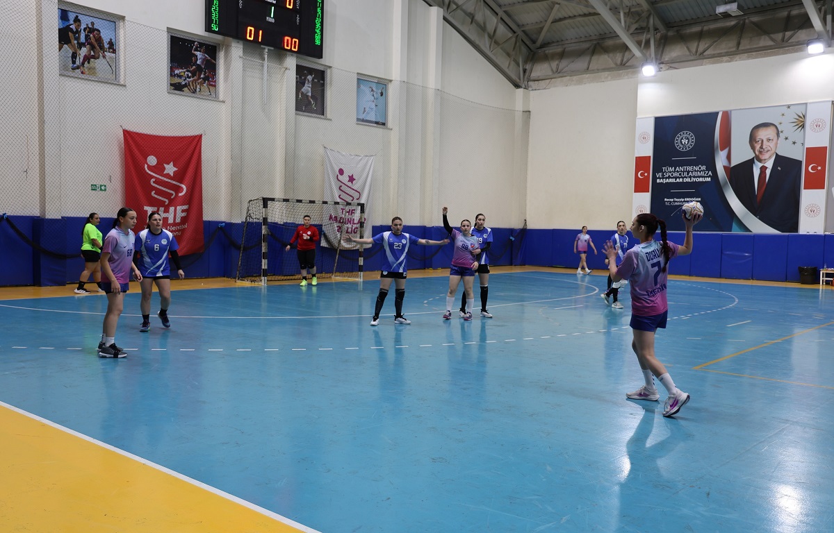 TOROSLAR’IN MELEKLERİ 8 MART’TA PARKEYE İNDİ