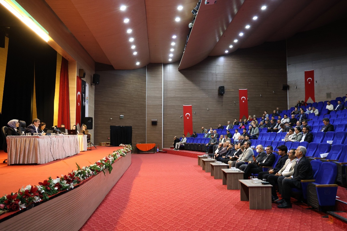 TOROSLAR BELEDİYE MECLİSİ 2025 YILININ SON TOPLANTISINI GERÇEKLEŞTİRDİ