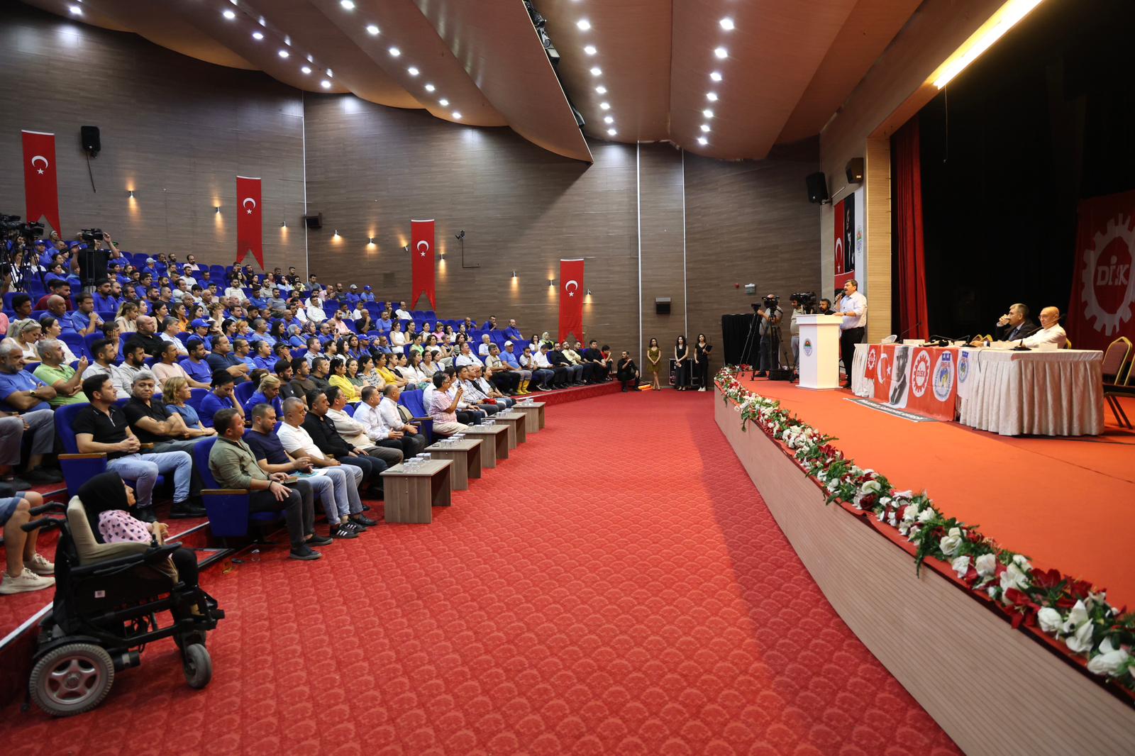 TOROSLAR BELEDİYESİNDE TOPLU İŞ SÖZLEŞMESİ SEVİNCİ!