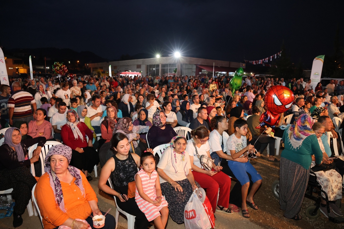 TOROSLAR BELEDİYESİ ŞEFTALİ HASAT ŞENLİĞİ DÜZENLEDİ