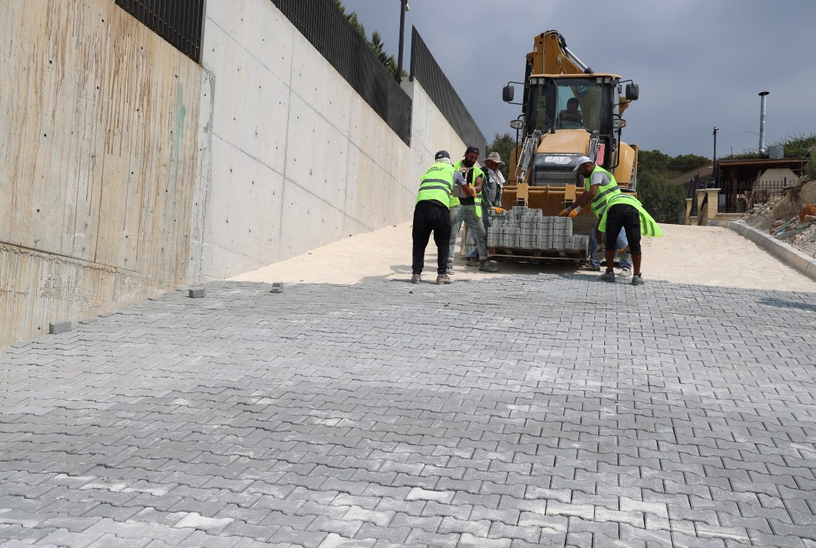TOROSLAR’DA YOL ATAĞI SÜRÜYOR