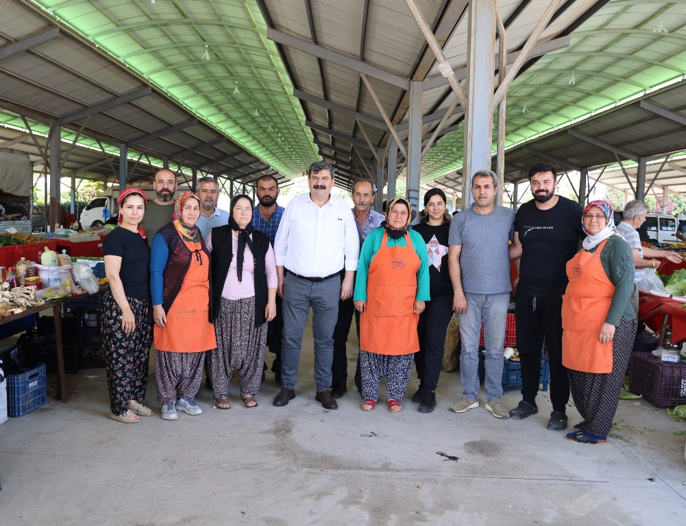 BAŞKAN YILDIZ, ÜRETİCİ VE KÖYLÜ PAZARINI GEZDİ