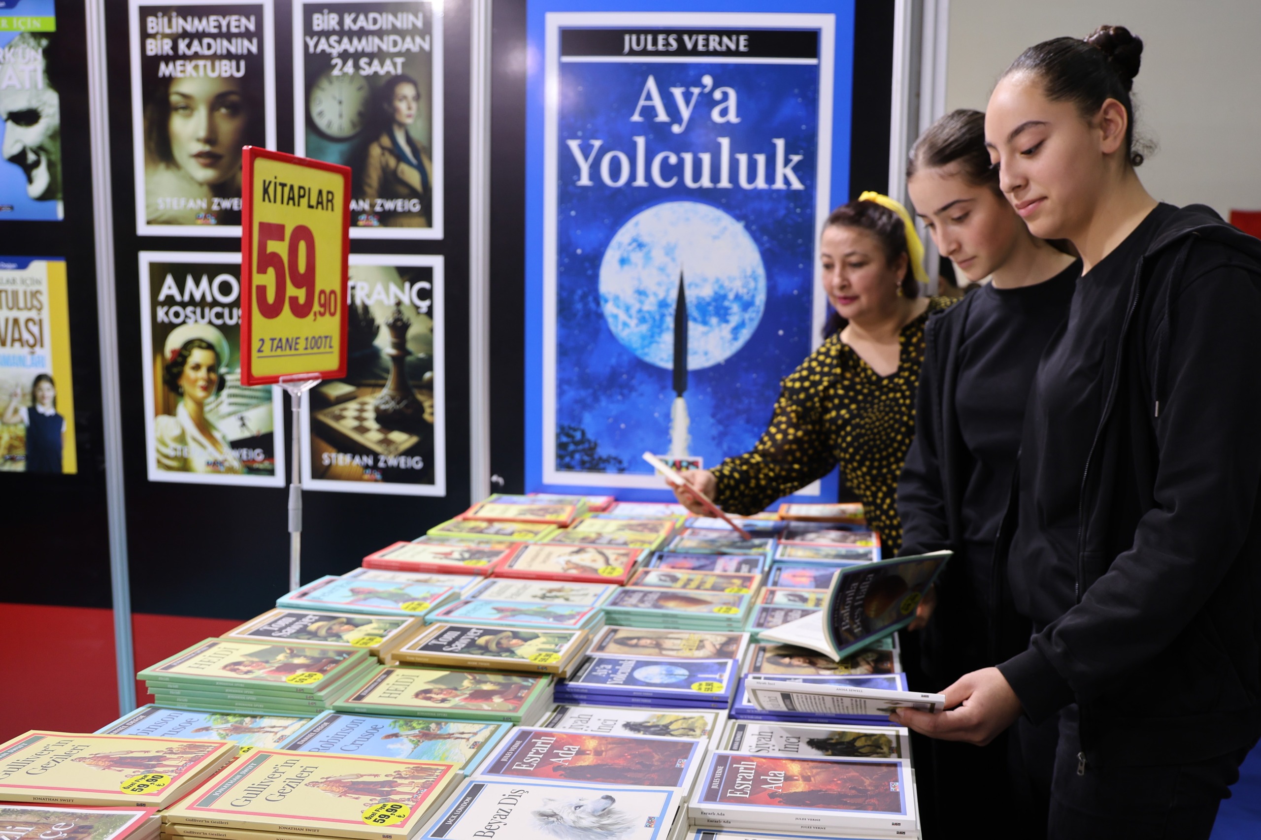 TOROSLAR BELEDİYESİ, KIRSAL MAHALLE ÖĞRENCİLERİNİ KİTAP FUARIYLA BULUŞTURDU