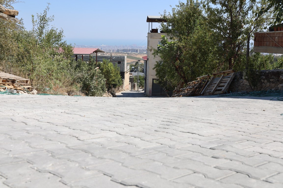 TOROSLAR’DA YOL ATAĞI SÜRÜYOR