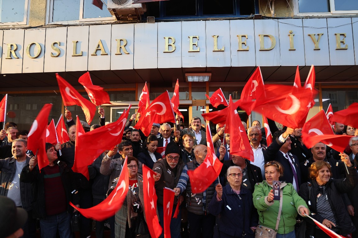 TOROSLAR BELEDİYESİ, MERSİN’İN DÜŞMAN İŞGALİNDEN KURTULUŞUNU KUTLADI