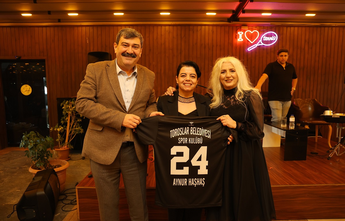 TOROSLAR’IN KADIN HENTBOL TAKIMINA PLAY-OFF ÖNCESİ MORAL VE DESTEK GECESİ