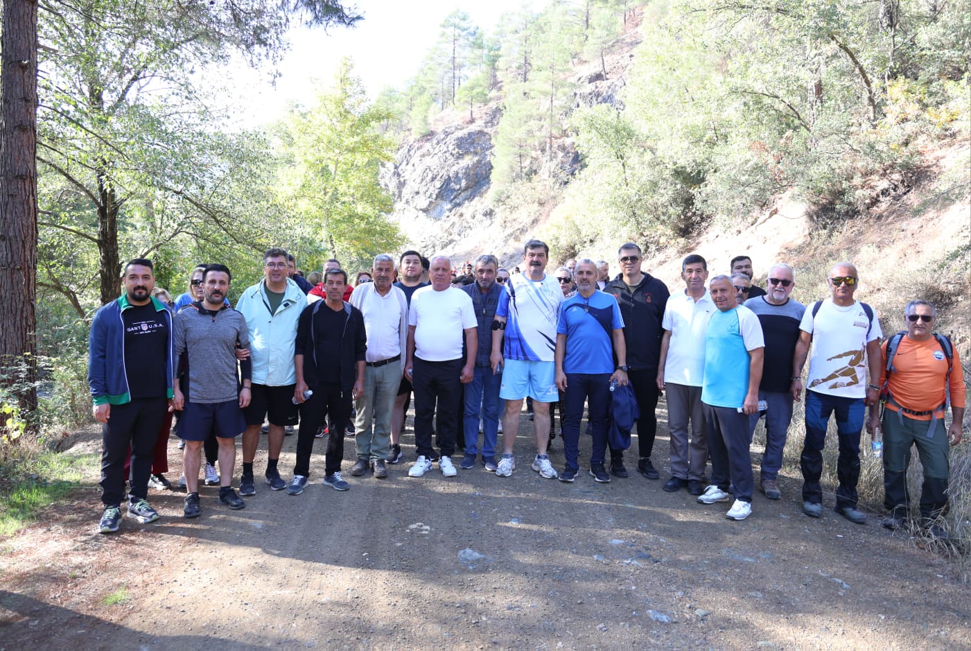 TOROSLAR’DA CUMHURİYET DOĞA YÜRÜYÜŞÜ COŞKUYLA GERÇEKLEŞTİ