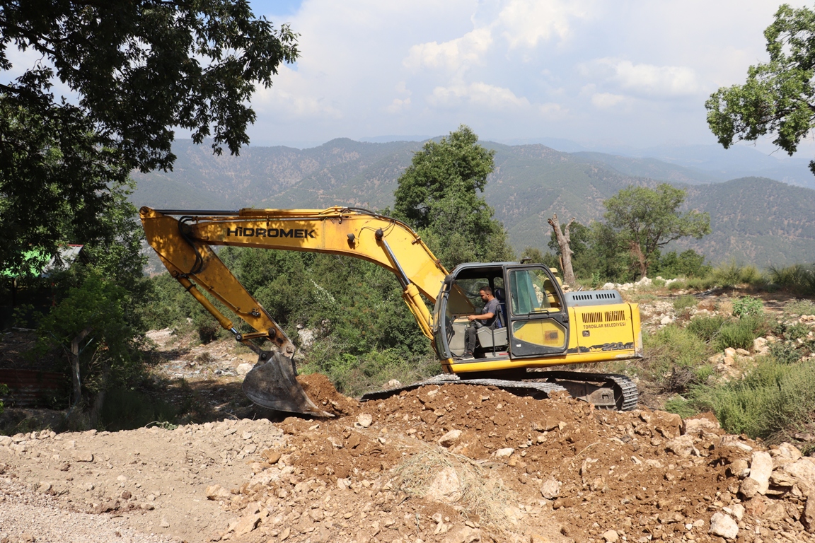 TOROSLAR’IN YAYLALARINDA HİZMET DÖRT KOLDAN DEVAM EDİYOR